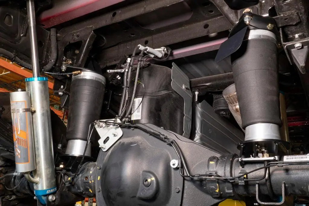 2019-2024 Cummins Rear Long Travel Air Bag System W/ 1-2" Lift (Cs-Dltb-19-425) 2