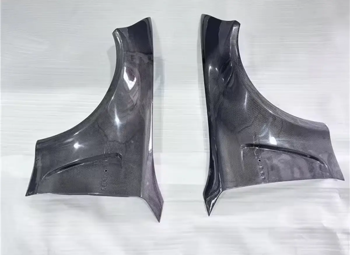 E82 1 Series 1M Style Carbon Fibre Fenders 1