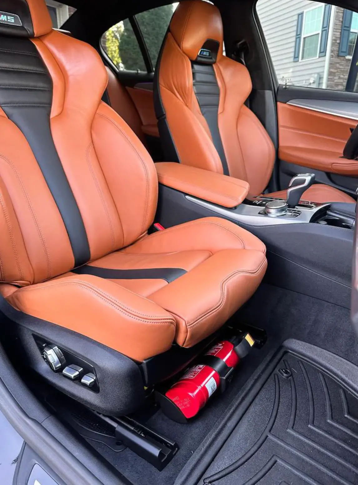 F90 M5 And X5m Oem Fire Extinguisher Kit 1