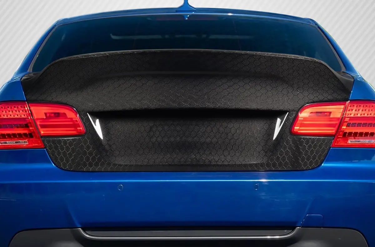 E92 V2 Style Honeycomb Carbon Trunk (2007-2013) 1