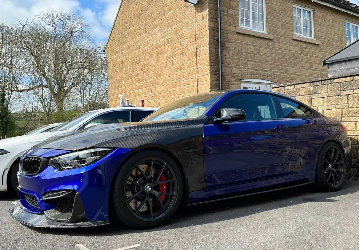 M3/M4 Oem Style Carbon Fibre Fenders 1