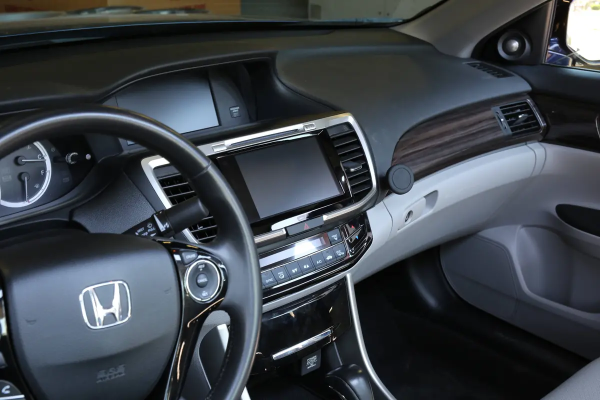 Direct Fit Phone Mount: Honda Accord (2013-2017) 3