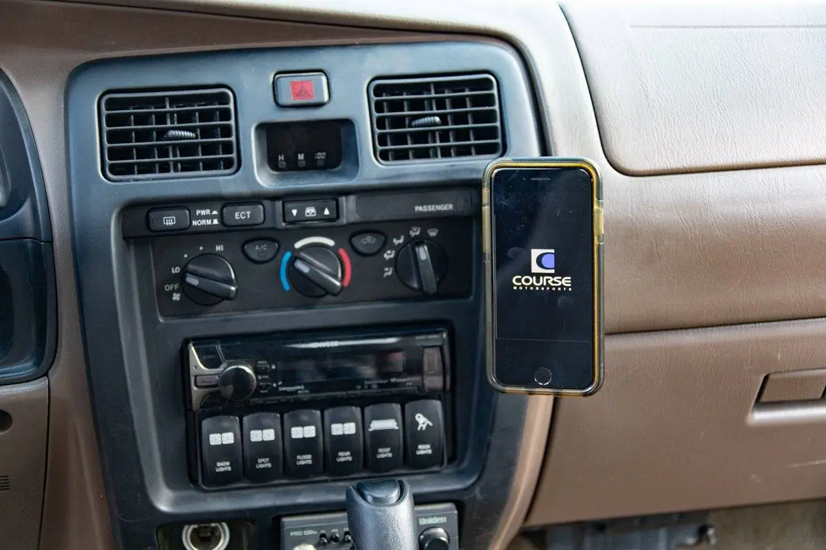 Direct Fit Phone Mount - Toyota 4Runner (1999-2002) 5