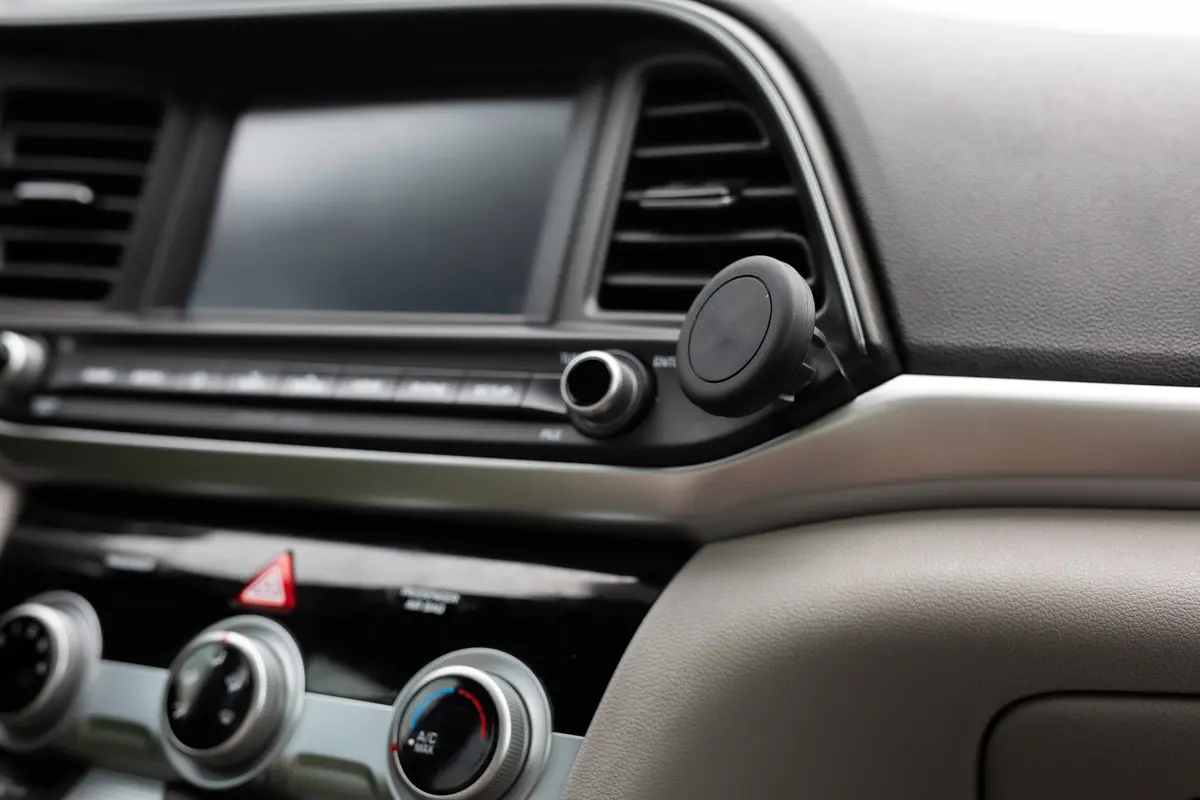 Directfit Phone Mount: Hyundai Elantra (2017-2020) 5