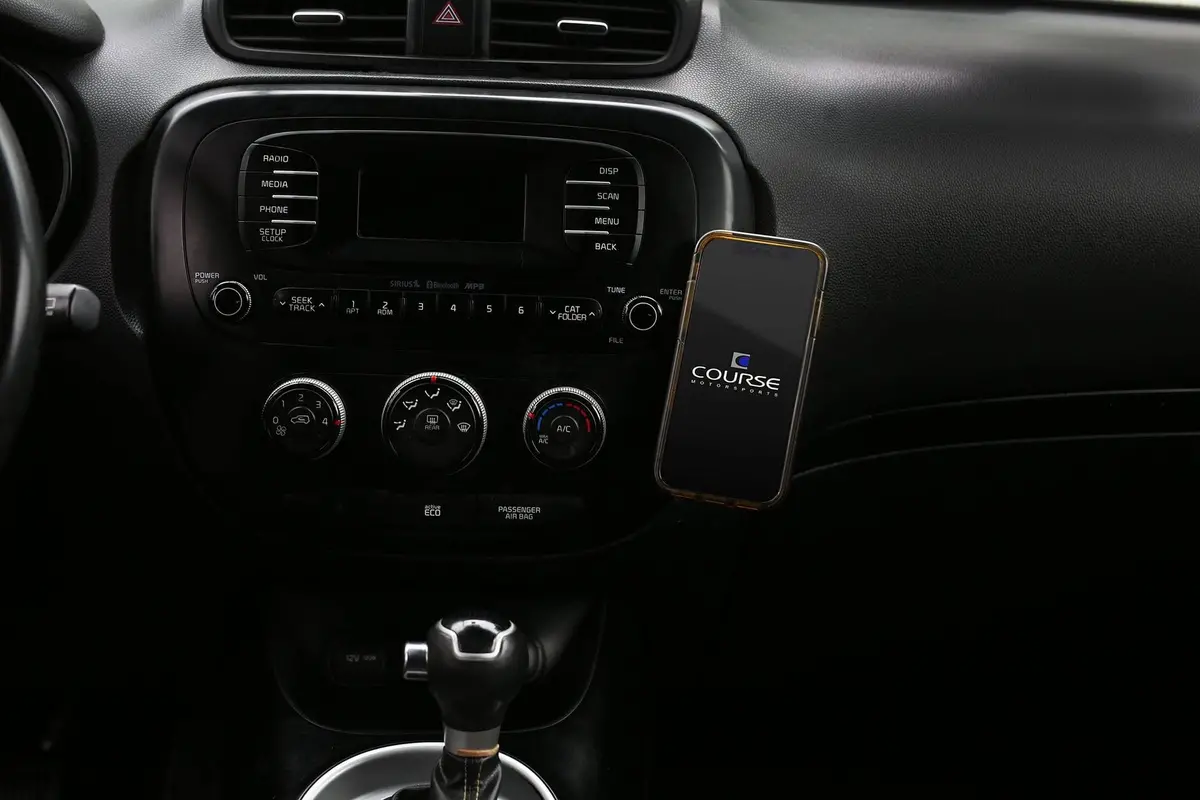 Directfit Phone Mount: Kia Soul (2014-2019) 5