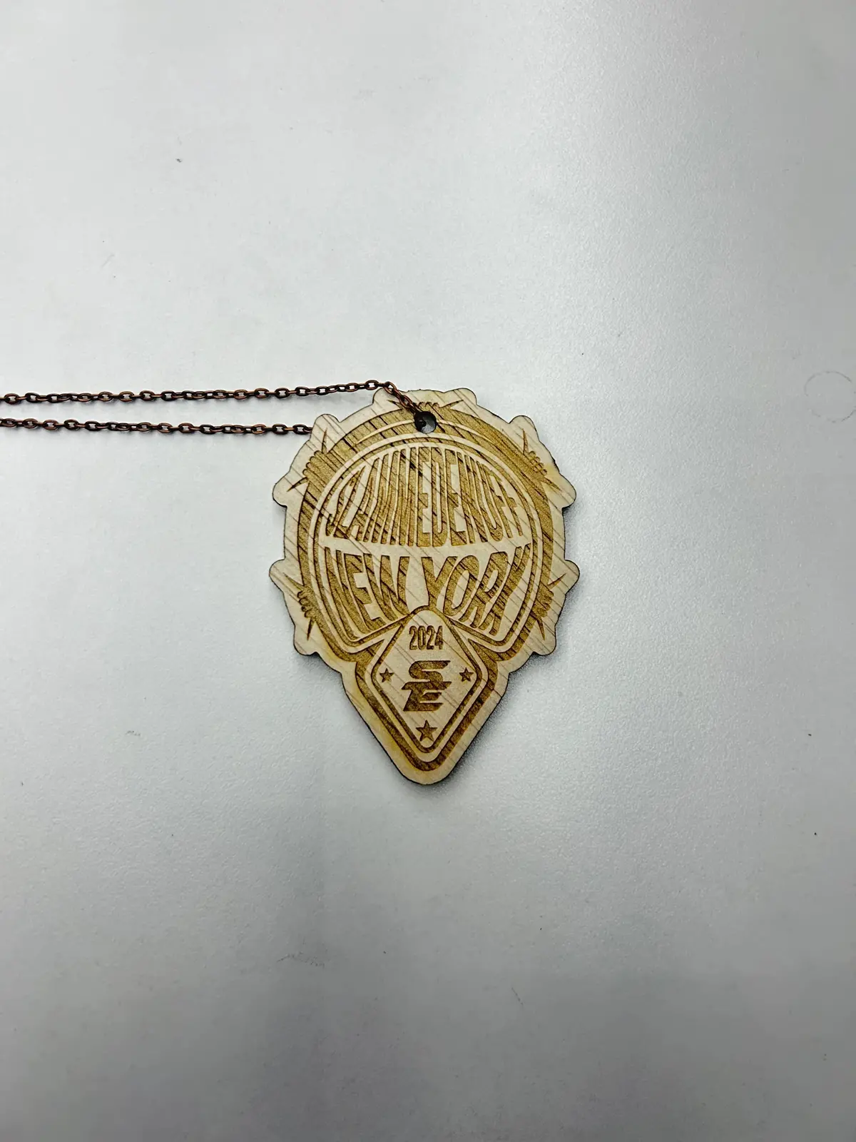 Se New York '24 Pendant 1