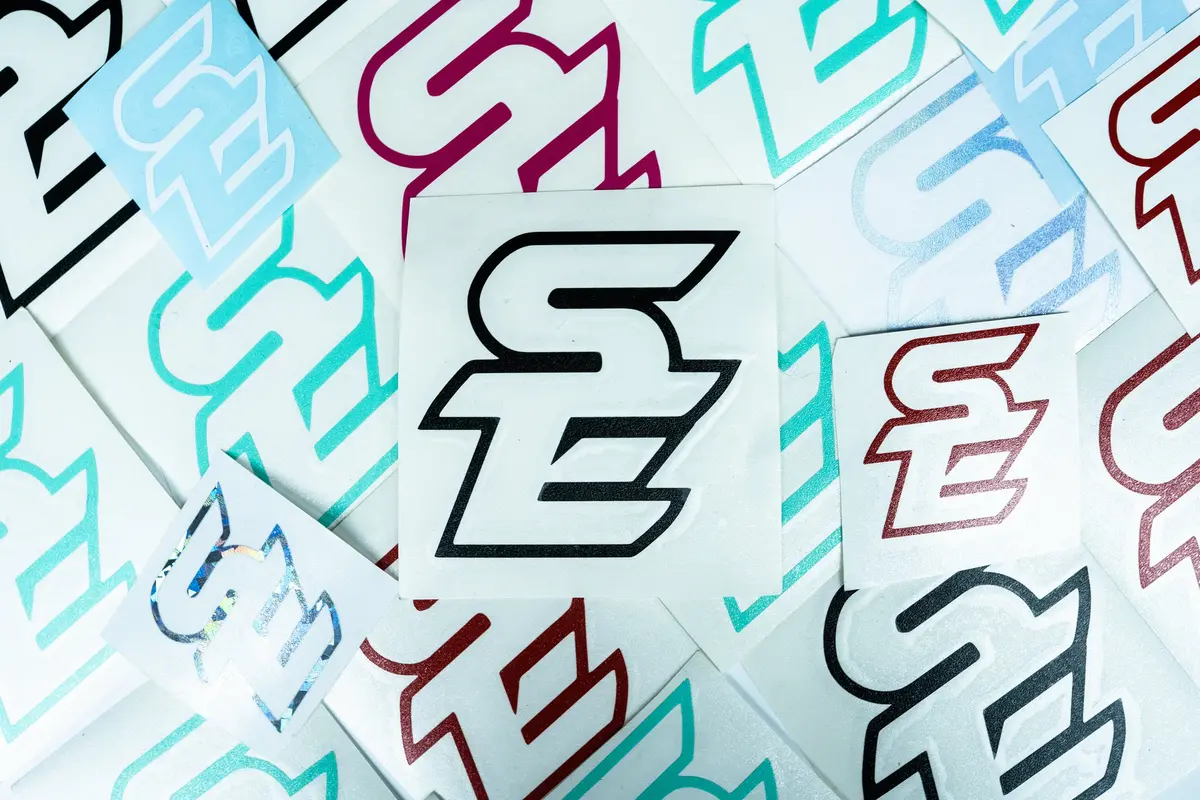 "Se" Outline Decal 1