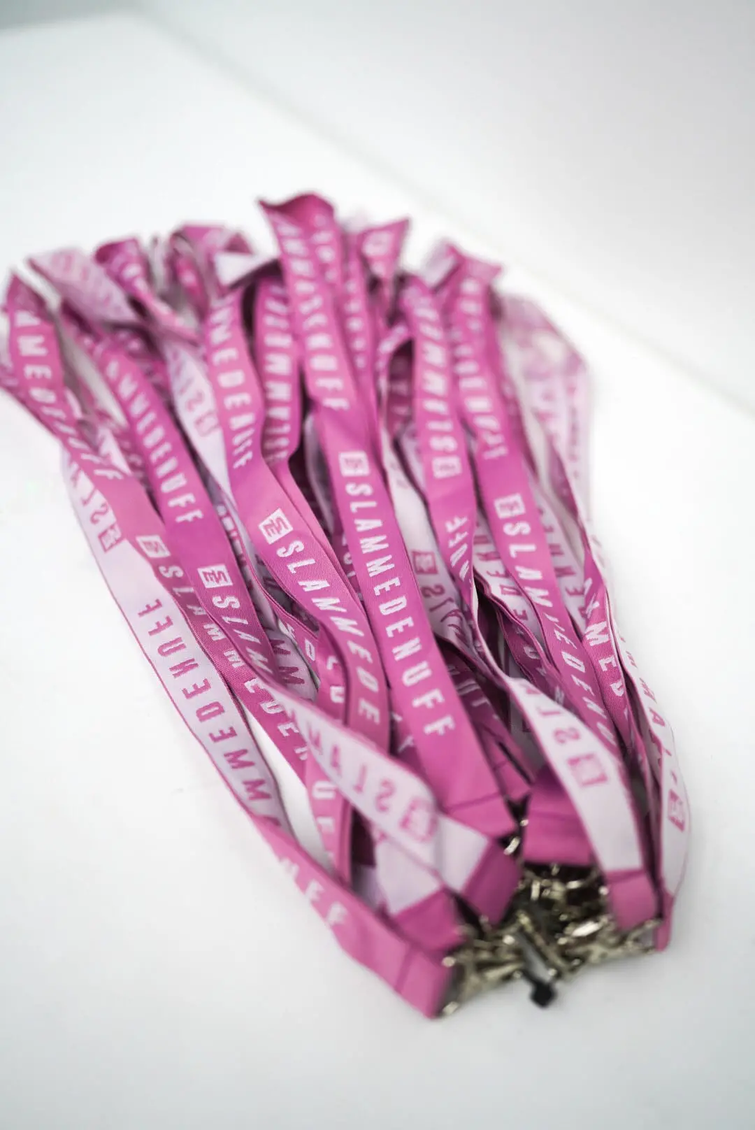 Magenta Se Lanyard 1
