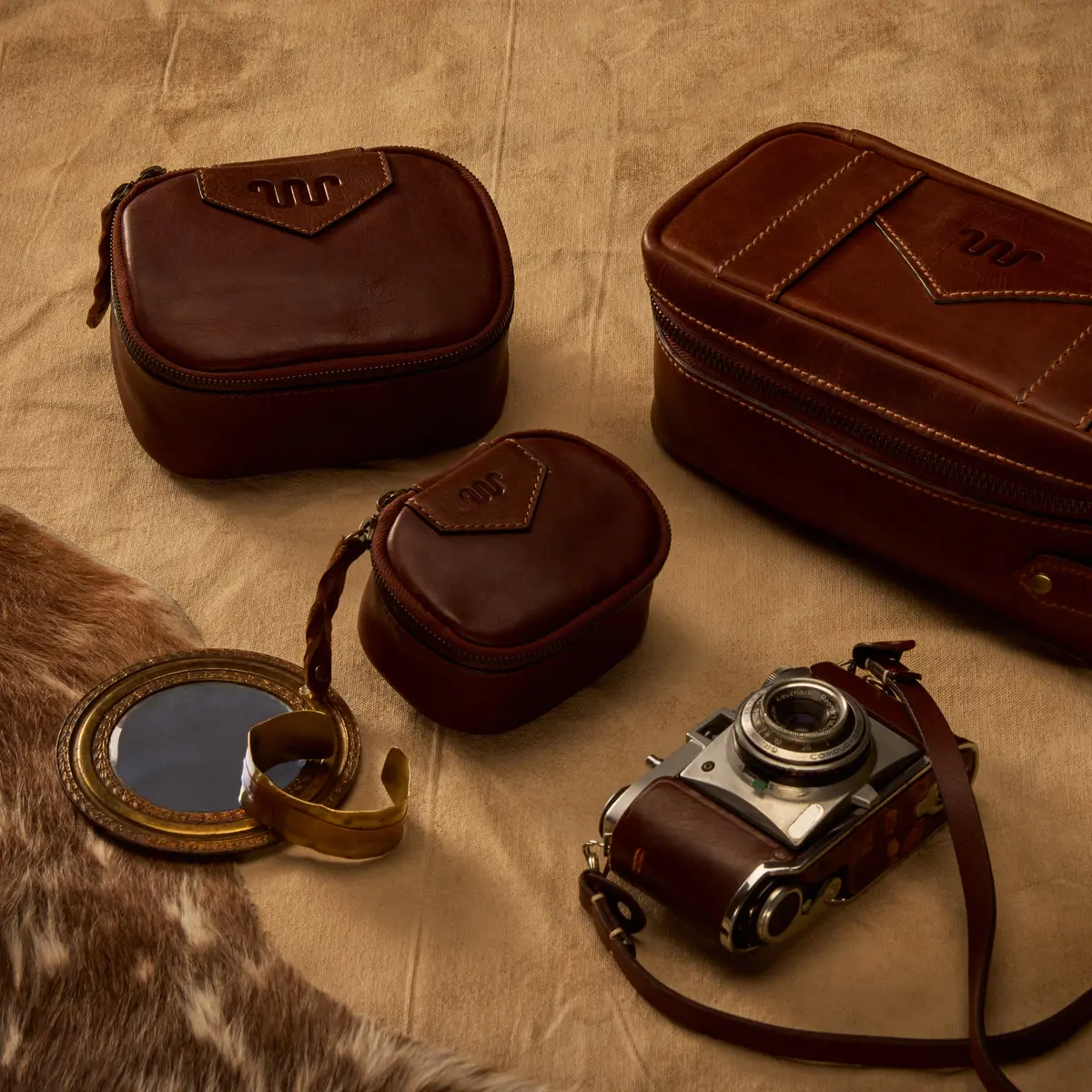 Kineño Leather Travel Box, Small 1